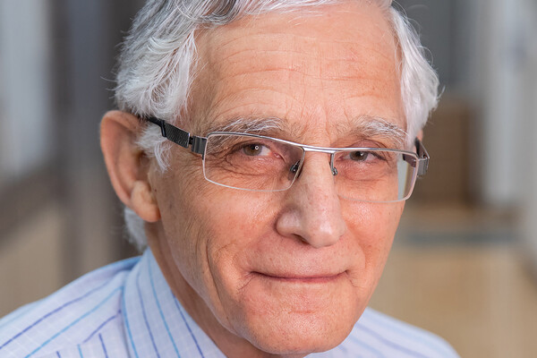 Headshot of David Chitayat