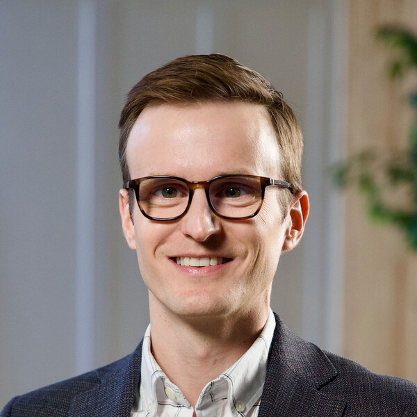 Headshot of Dr. John Snelgrove